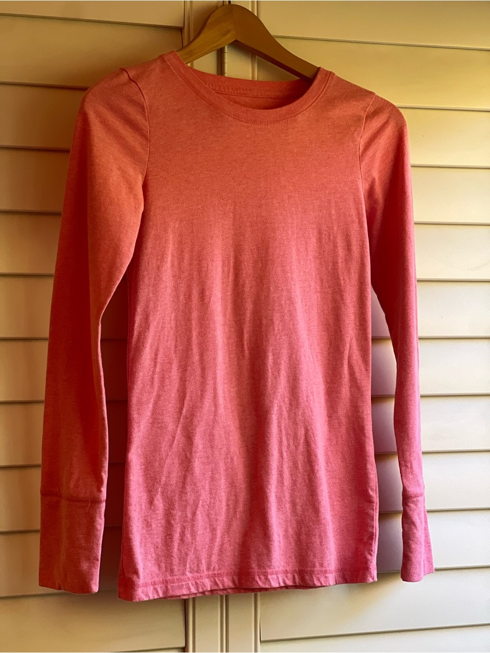 Mossimo Supply Co. Casual Long Sleeve Tee in Heathered Coral Pink, Size Small